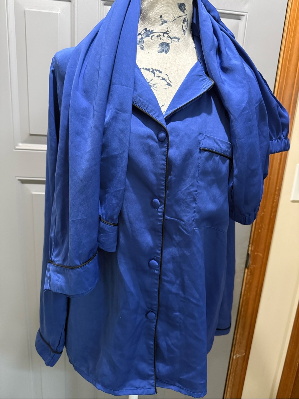 Vintage House of Harlow-Royal Blue 2piece button up pajama set (m)